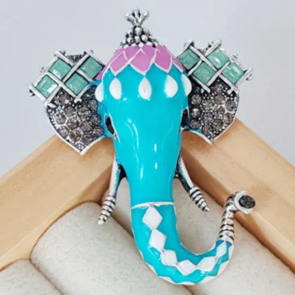New enamel Elephant pin brouche.